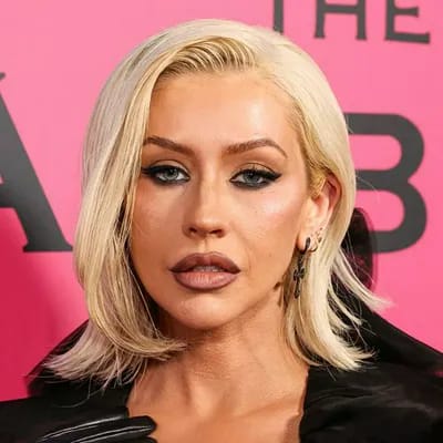 Christina Aguilera's before-and-after photos go viral as a doctor breaks down her transformation: 'I didn't recognize her'