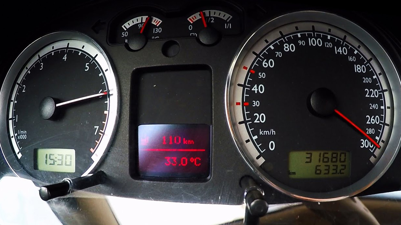 Testing the extreme top speed of Volkswagen Bora VR6