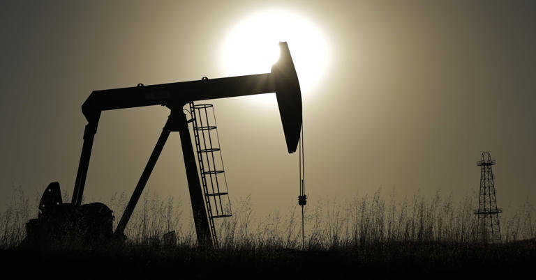 Oil ticks lower as Saudi defense minister meets with Iran's president ...