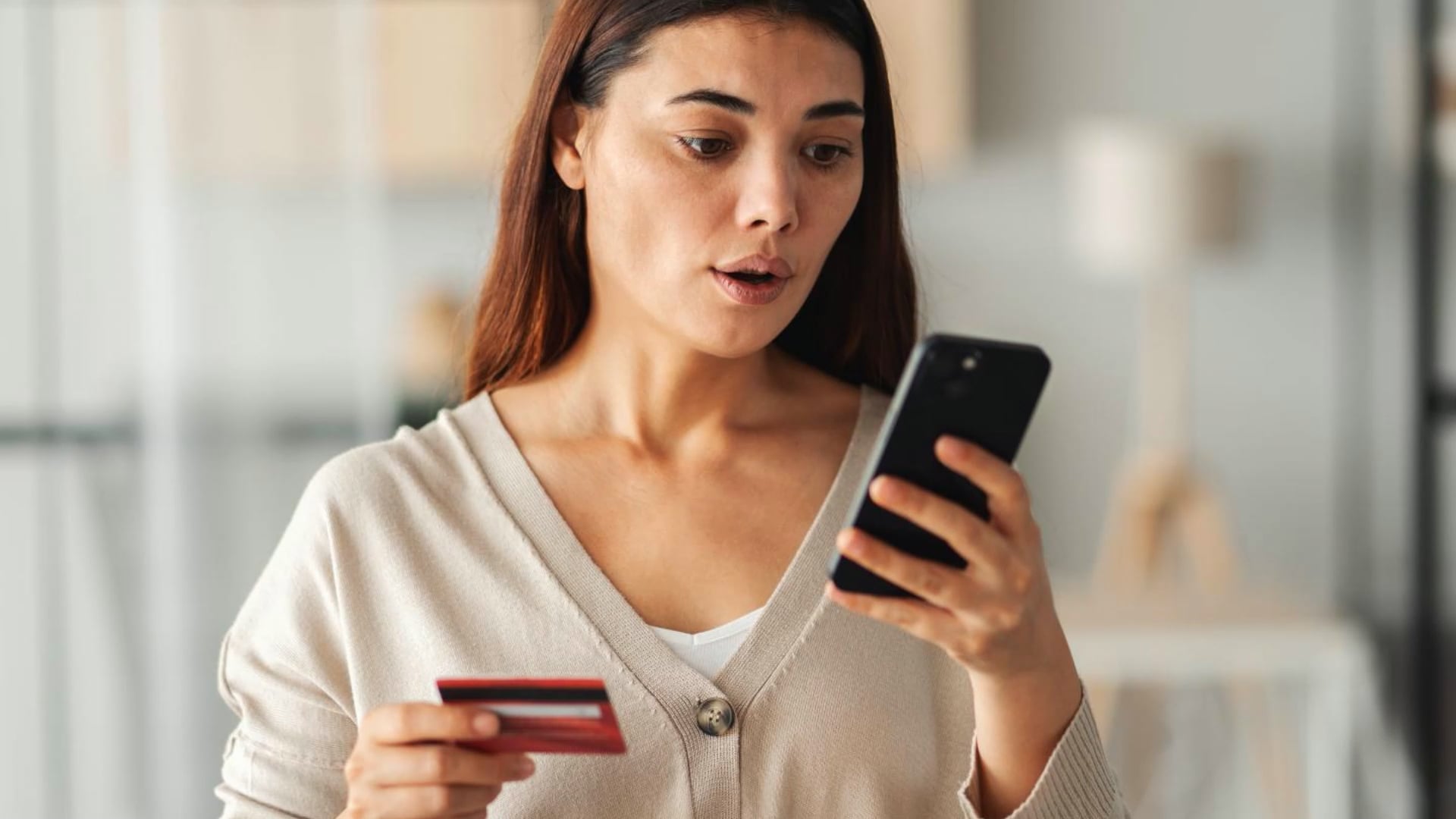 How can you tell if an online store is legit?