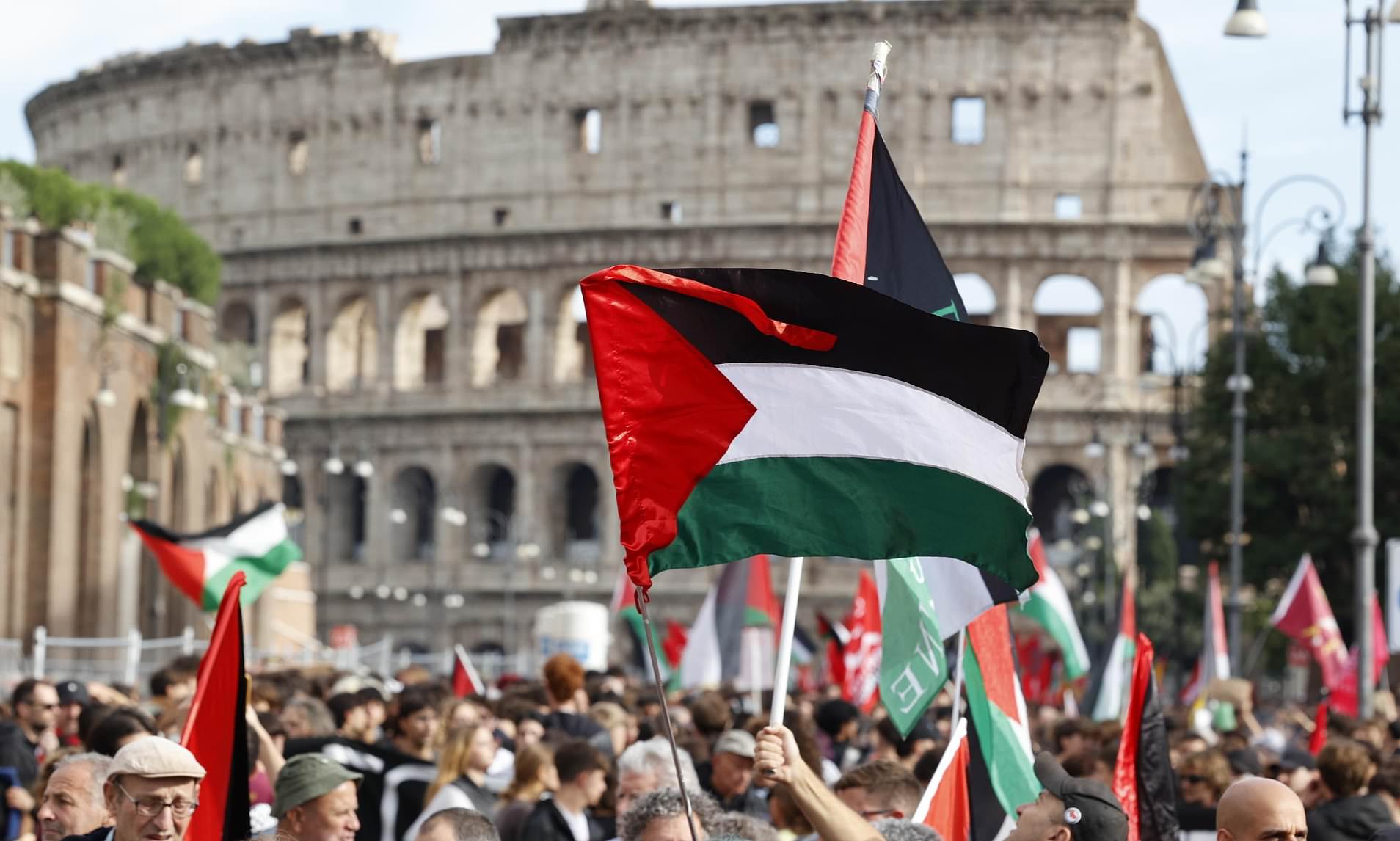 Protesters with Palestinian flags storm Rome's Colosseum