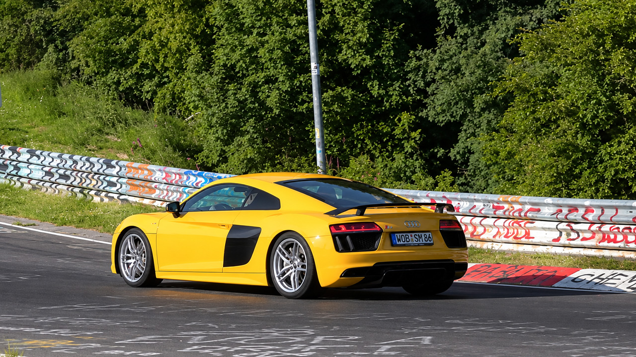 Schreiende Audi R8 Supersportwagen entfesseln atemberaubende V10 ...