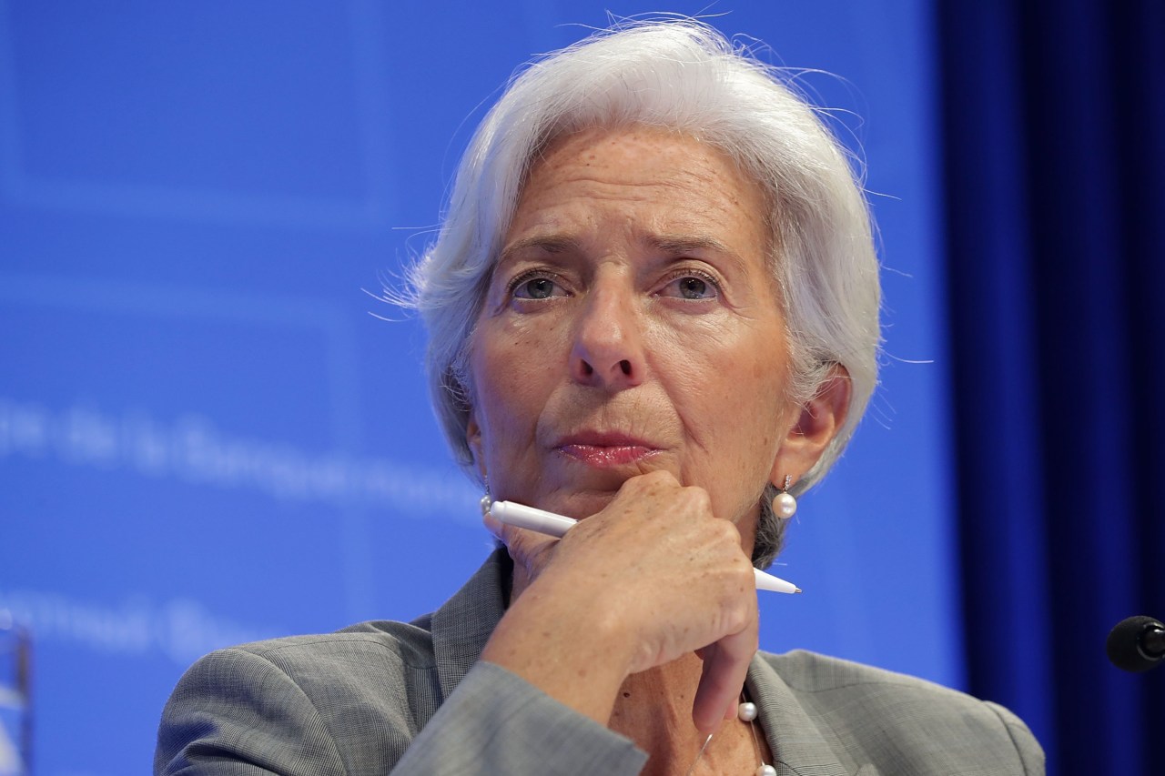 ECB expected to leave key rate unchanged amid French bond drama