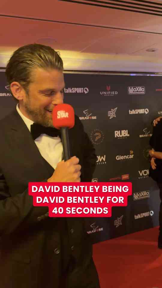 Ex-Arsenal legend David Bentley being weird for 40 seconds