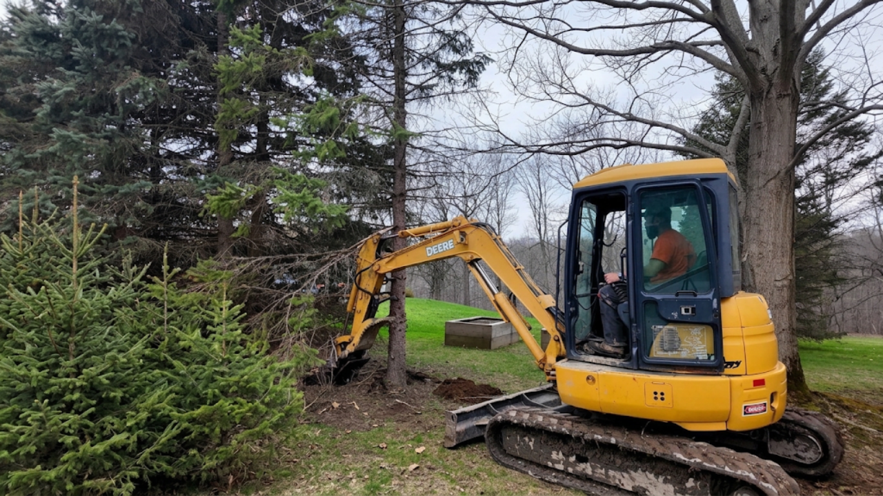 Excavator repair after a cost-saving job