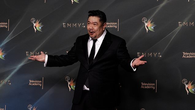 Looney Tunes voice actor Eric Bauza amuses press pen as Daffy Duck at ...