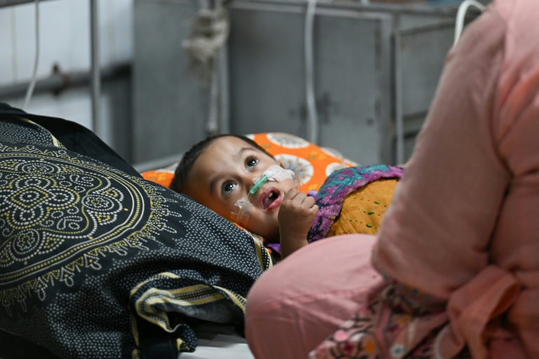 Bangladesh measles crisis 'warning sign' of other outbreaks: report