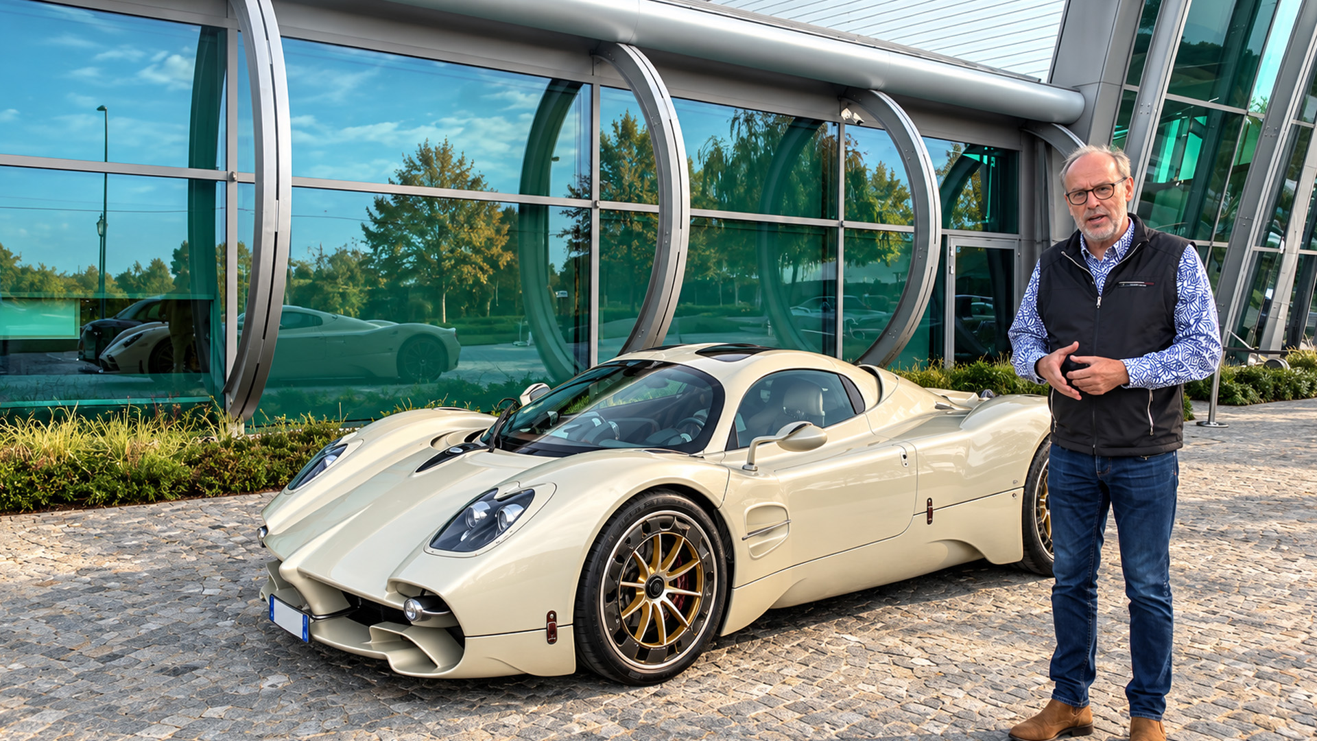 Pagani Utopia reveals the story behind its carbon fiber design