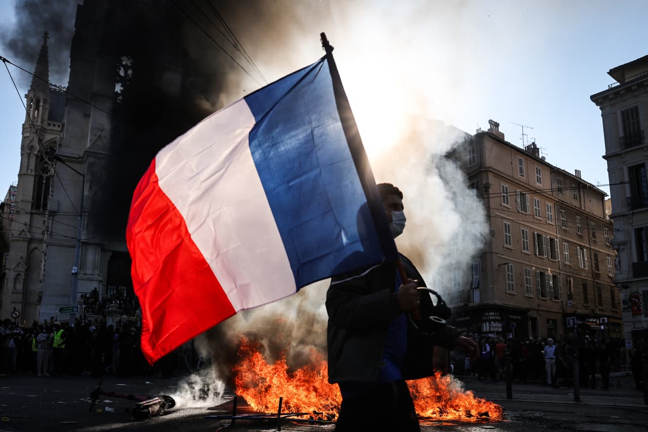 France gets surprise ratings reprieve from Moody's—it won't last long