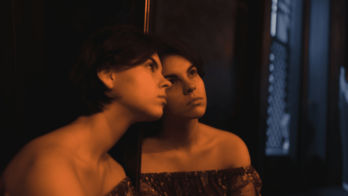 Ghostly mirror encounters put to the test in spooky study that ...