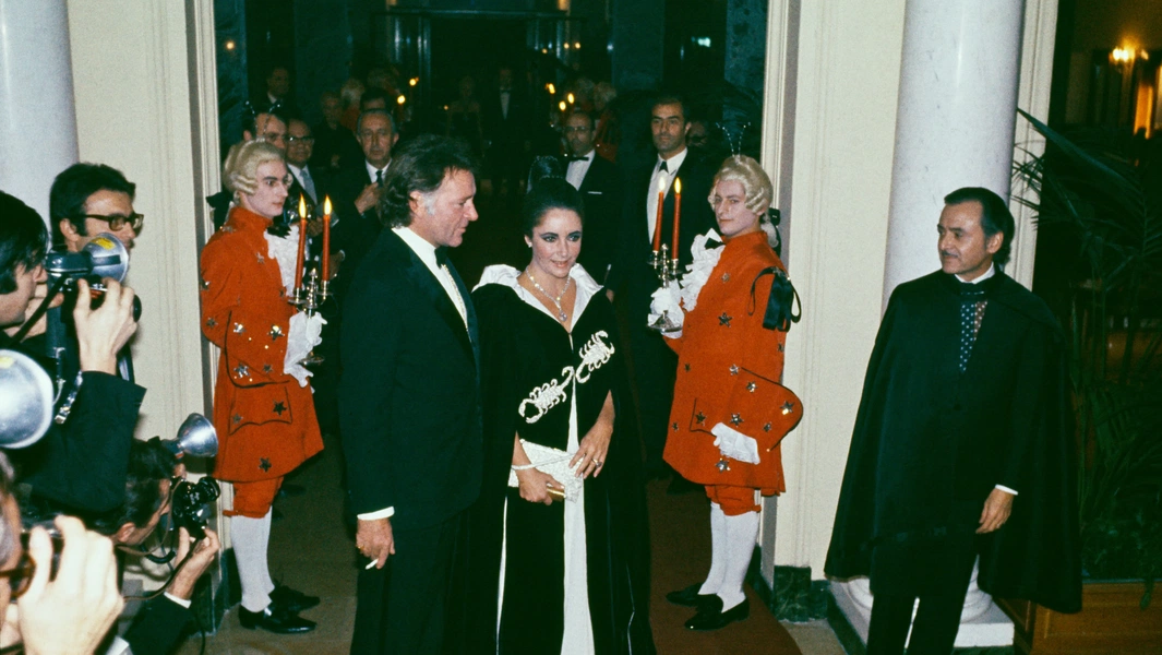Kris Jenner debuts Elizabeth Taylor's Scorpio cape in Rome