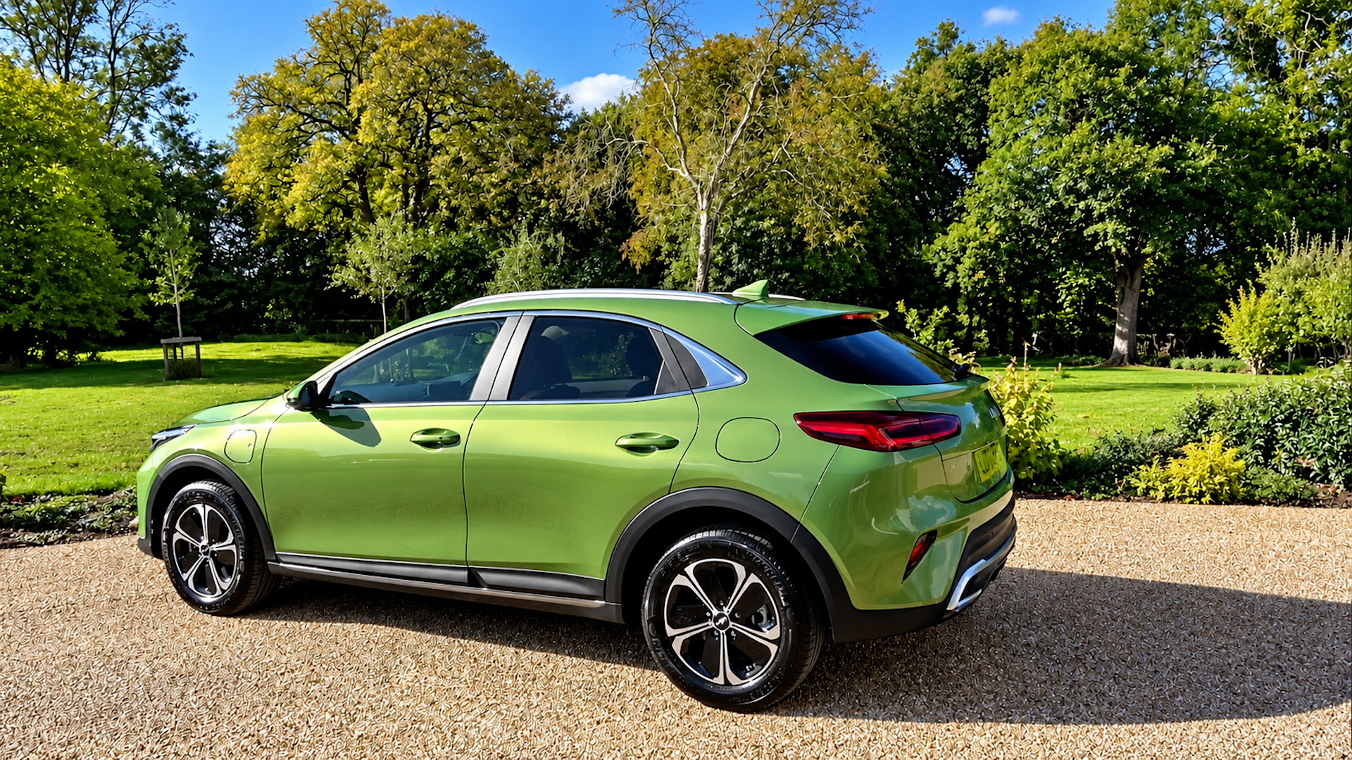 A closer look at the 2023 Kia XCeed plug-in hybrid crossover