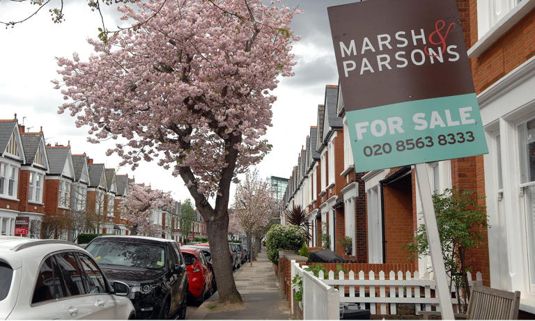 House prices fall in a third of postcodes as high mortgage rates ...