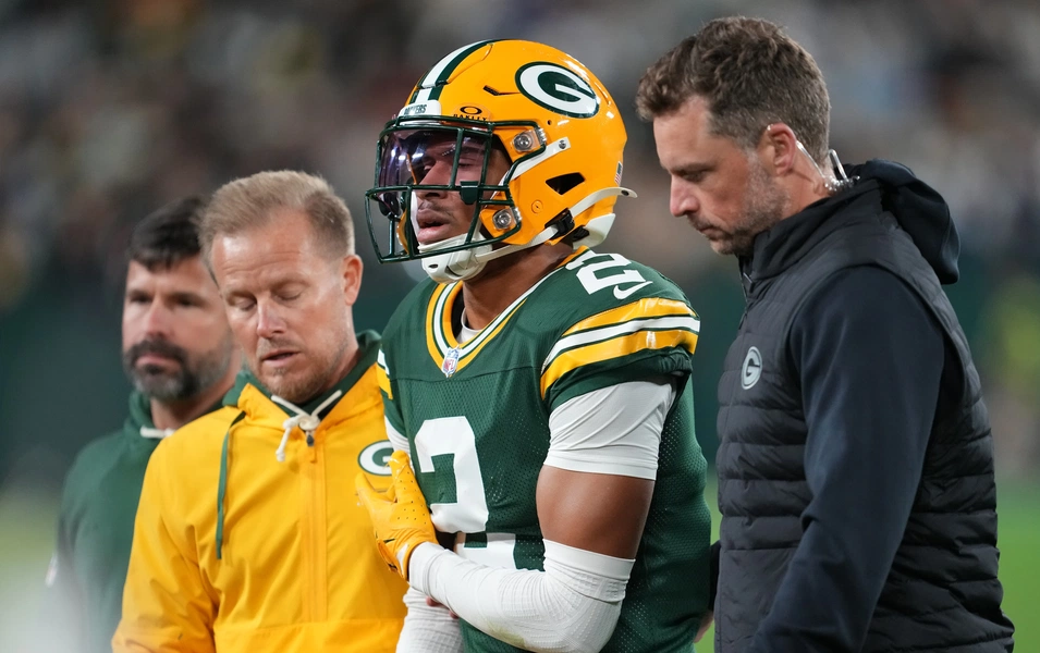 Packers' center injuries compound O-line woes ahead of Week 8
