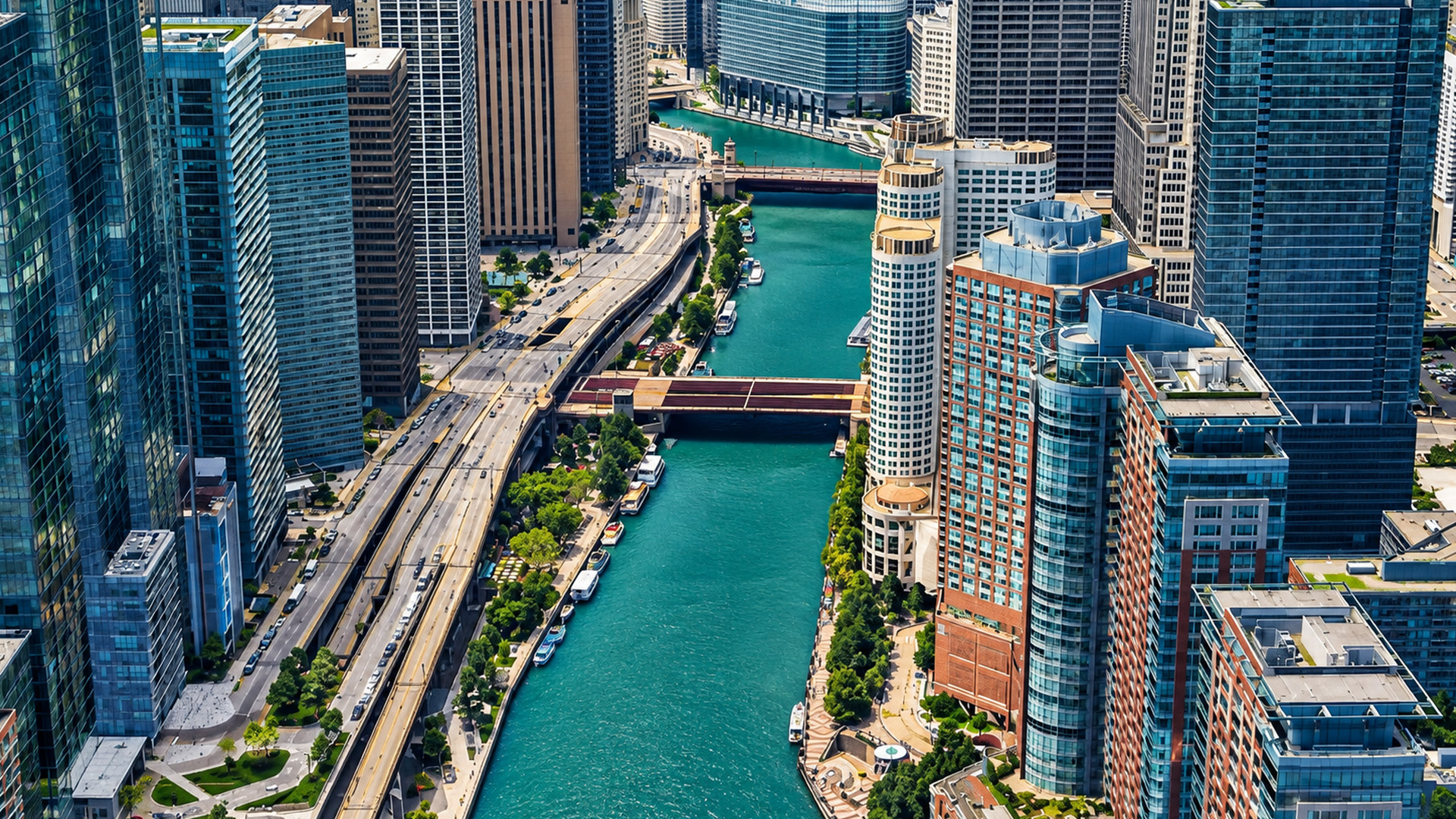 Chicago Riverwalk forma um corredor azul pelo horizonte do centro