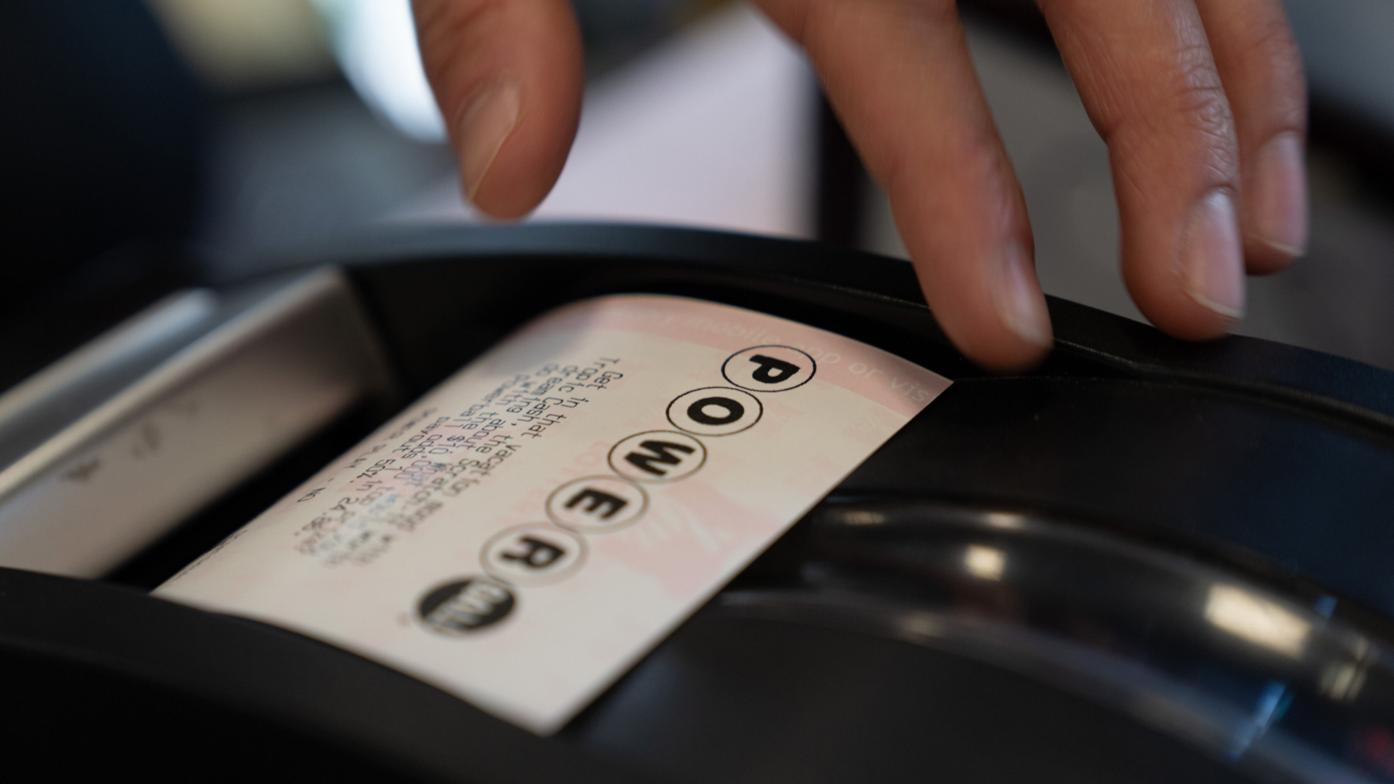 $100,000 Powerball ticket sold in Columbia