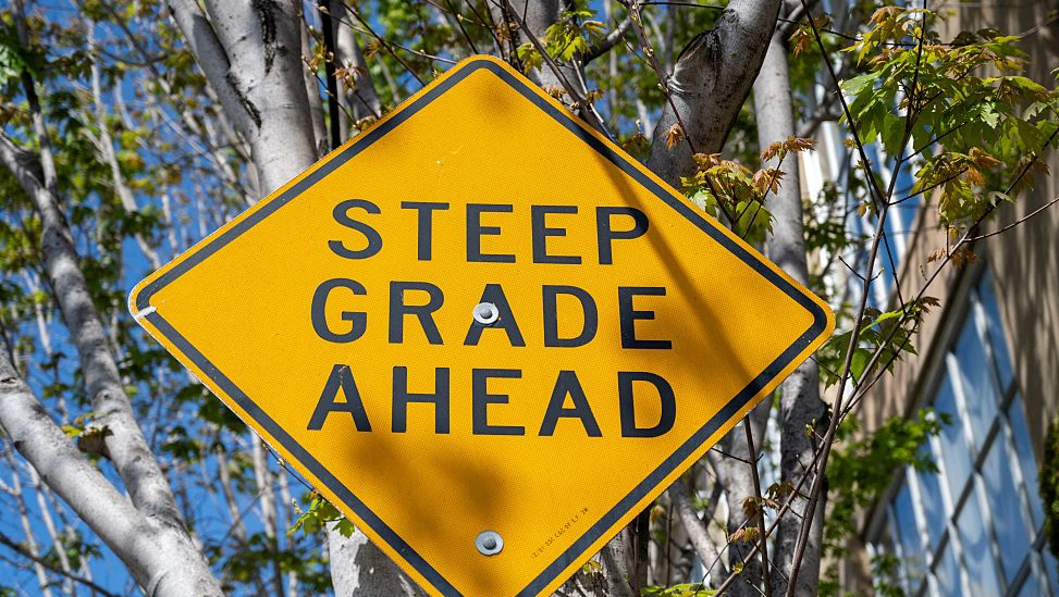 Understanding common US road warning signs