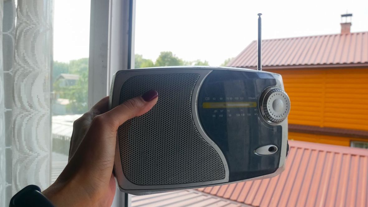 Wind-up radios selling out everywhere after government stockpiling advice