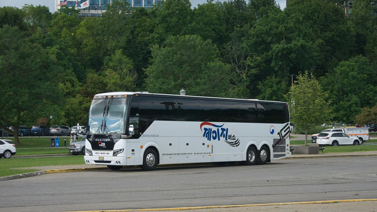 Prevost found 7,509 coaches whose entrance door is missing its ...