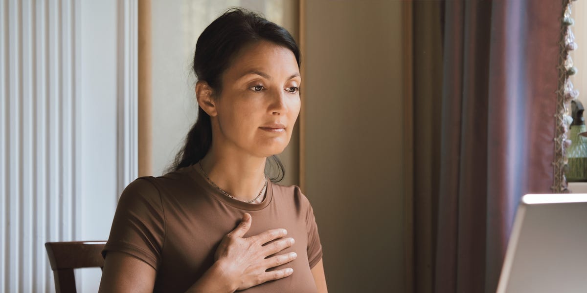 Doctors explain how to tell the difference between chest muscle pain ...