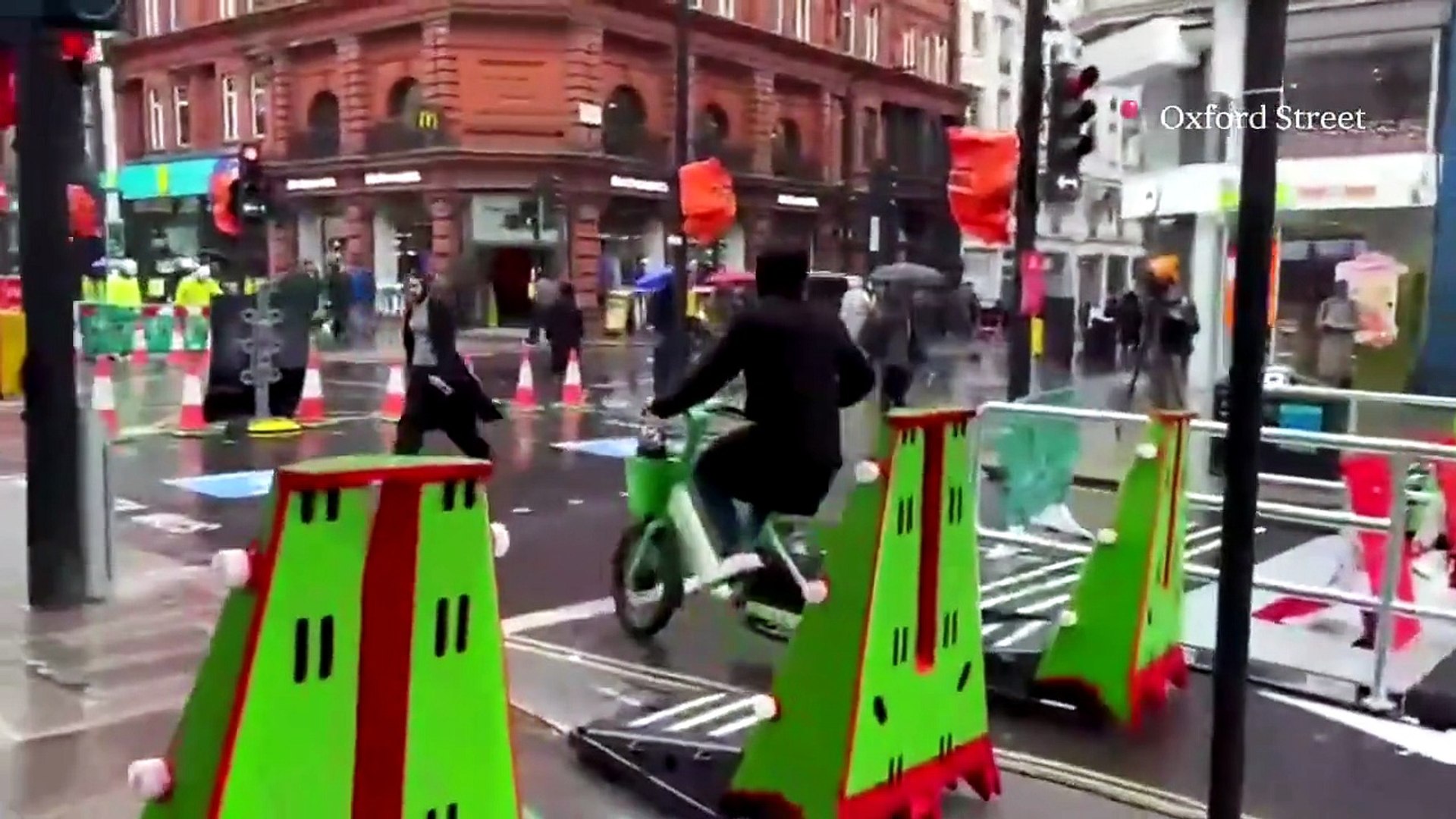 Cyclists filmed on Oxford Street after traffic ban comes into force