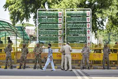 Scuffles break out as Jamia student protesters refuse to end stir