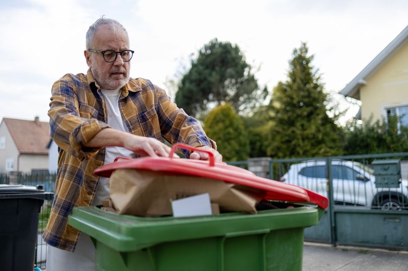 Binman warns 'don't do this' when throwing away one everyday item