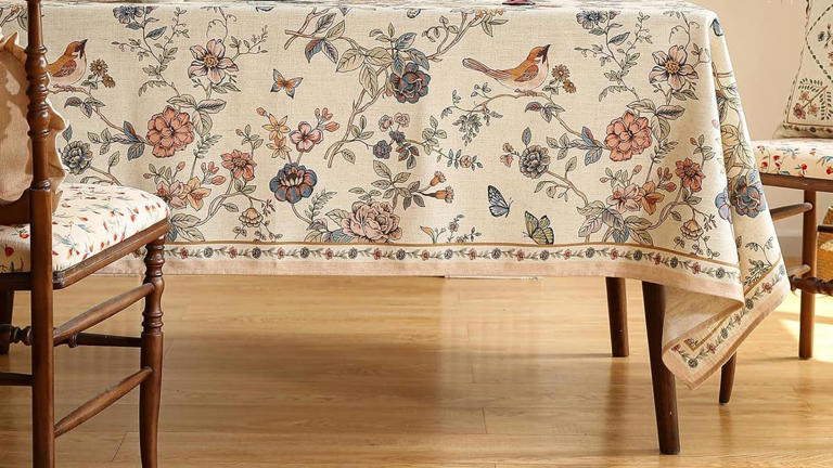 Amazon’s vintage-inspired tablecloth with delicate birds looks like a ...