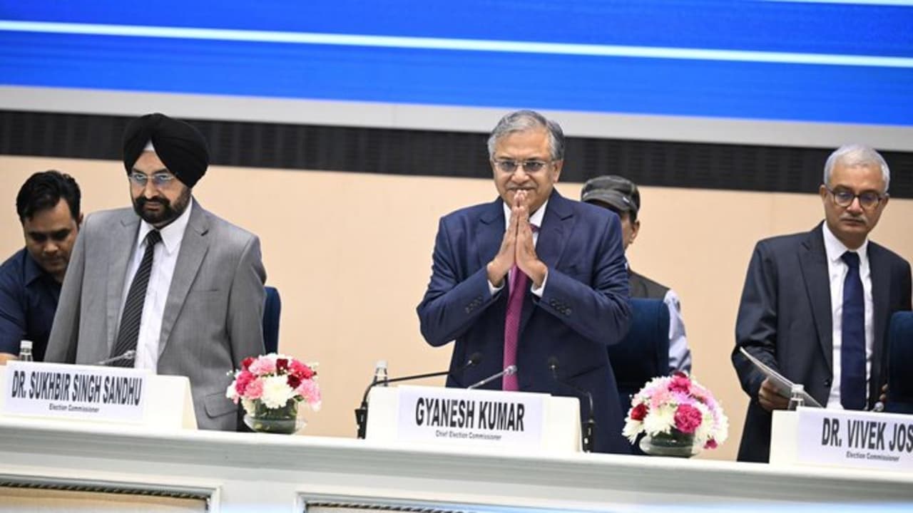 SIR के फैसलों पर उठे सवाल तो चुनाव आयोग ने खोले पत्ते! सुप्रीम कोर्ट ...