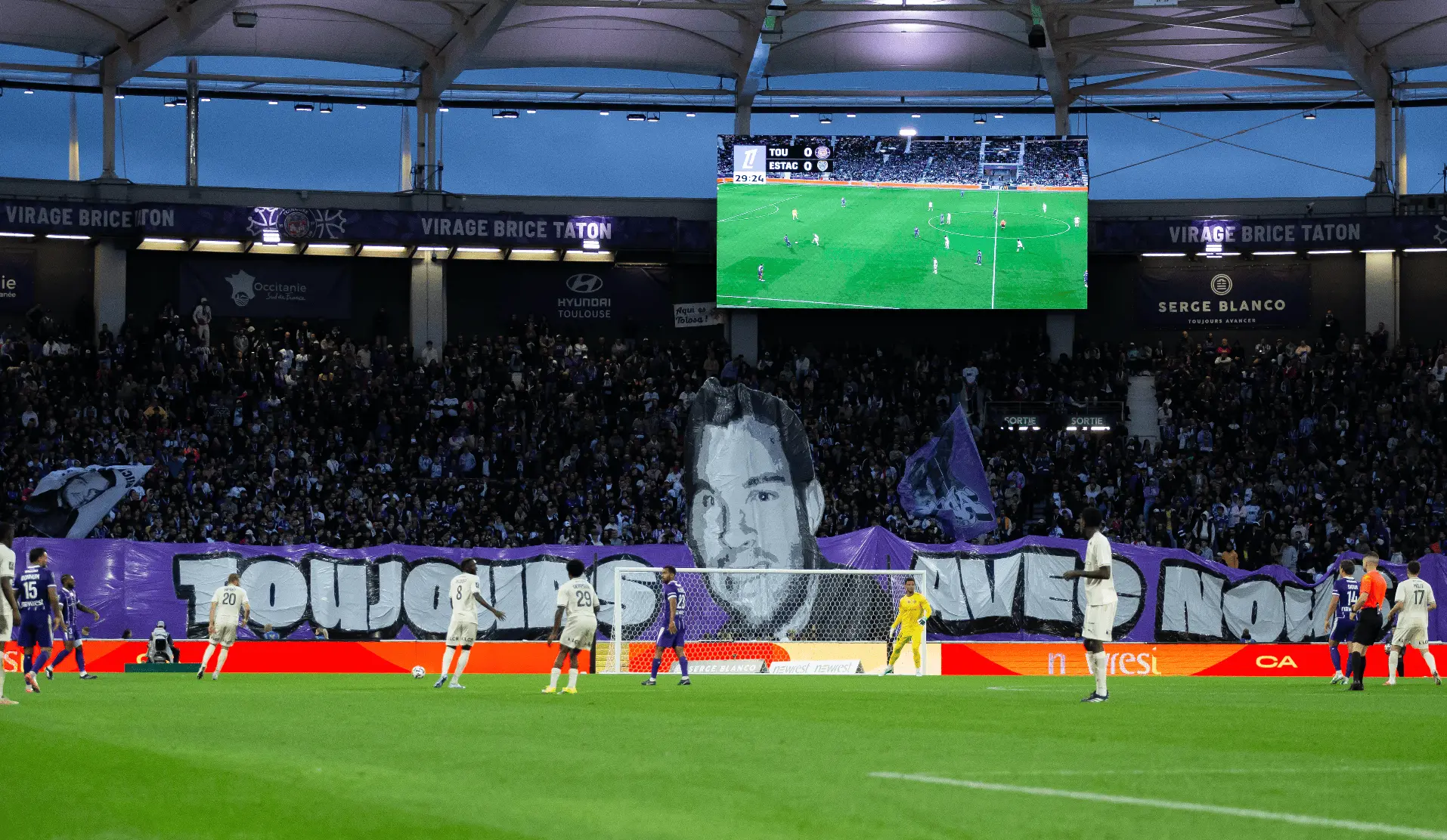 TFC 0-0 ESTAC : le Stadium se remplit à nouveau et honore ses absents