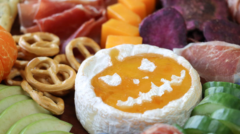 How to serve a Halloween pumpkin snack board like a pro