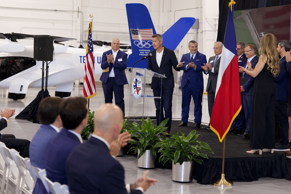 Trading traffic for flight: Archer unveils electric air taxi networks ...