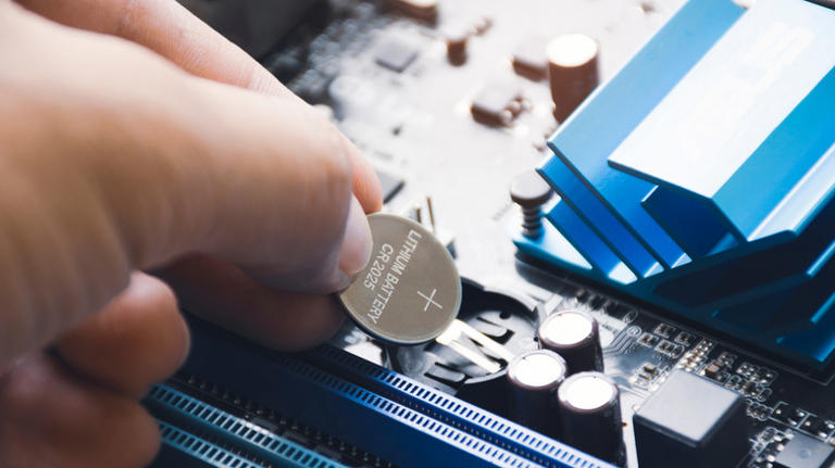 What happens when your PC's CMOS battery dies?