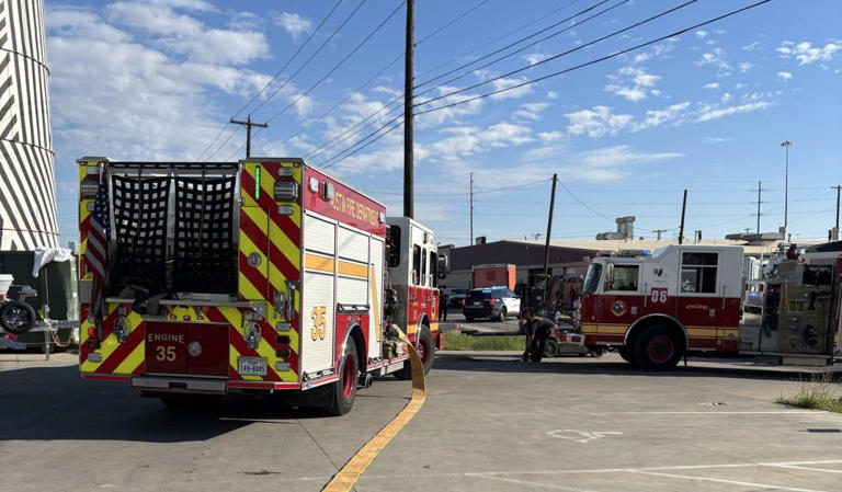 Austin firefighters respond to spray booth fire inside warehouse