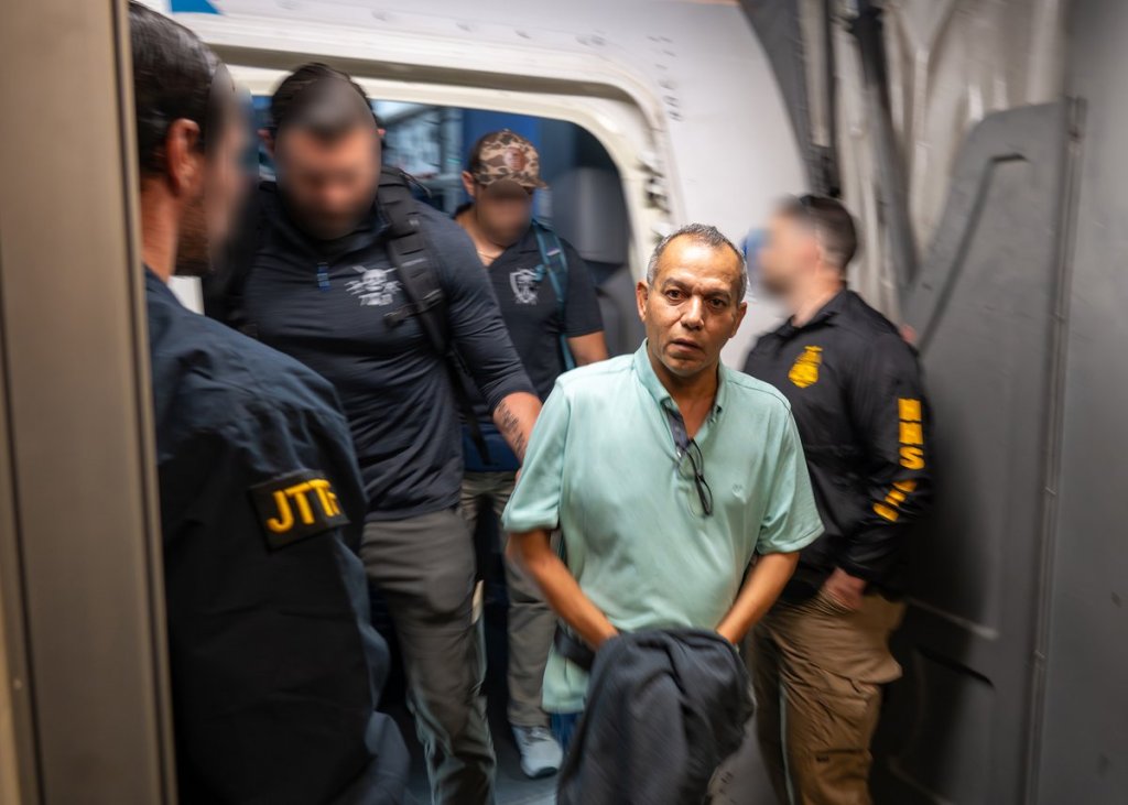 FBI captures six most wanted fraudsters after combined 4,000 days on ...