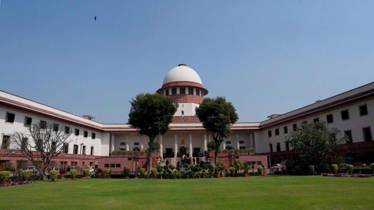 SC asks states, UTs to allocate funds to build bar rooms, washrooms for ...