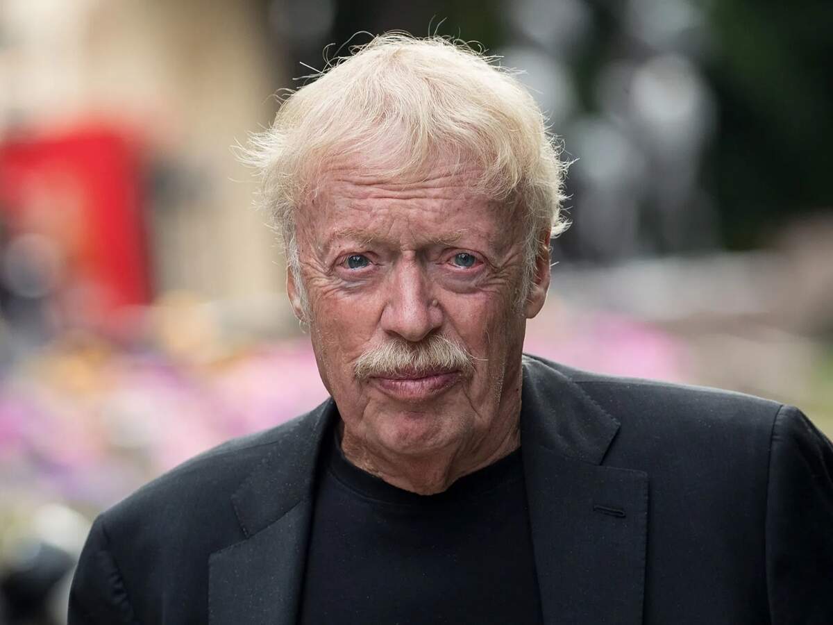 Phil Knight went from shoe sales to $2B gift
