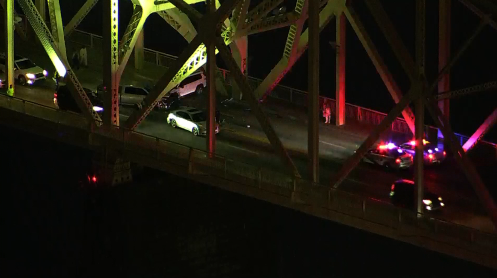Traffic: Clark Memorial Bridge reopens following multi-vehicle injury crash