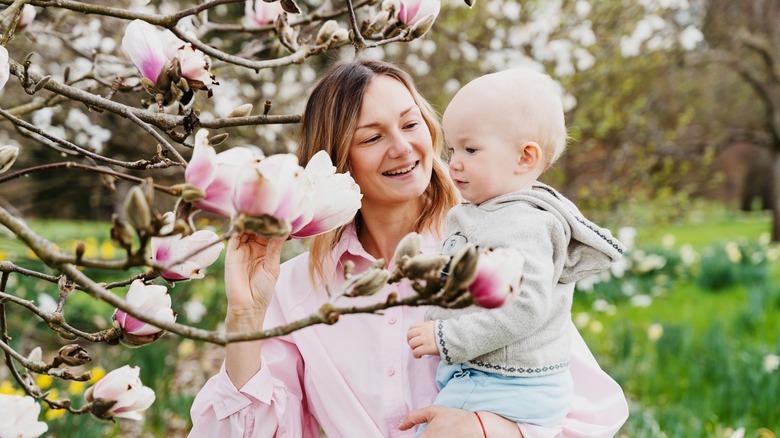 Vintage Floral Baby Names From The '30s & Beyond That Are Still ...