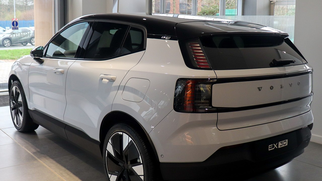 Volvo will glue down the head restraints on 9,930 EX30s that can come ...