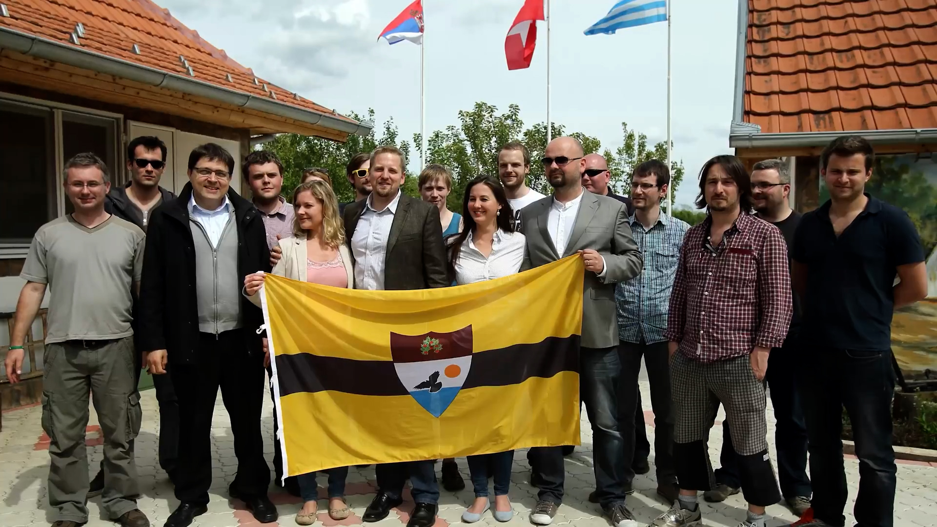 Communities that somehow run themselves with no state in charge