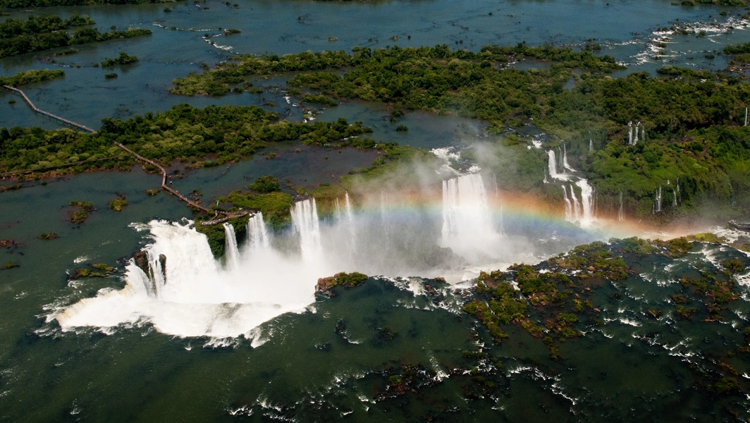 6 spectacular waterfalls around the world