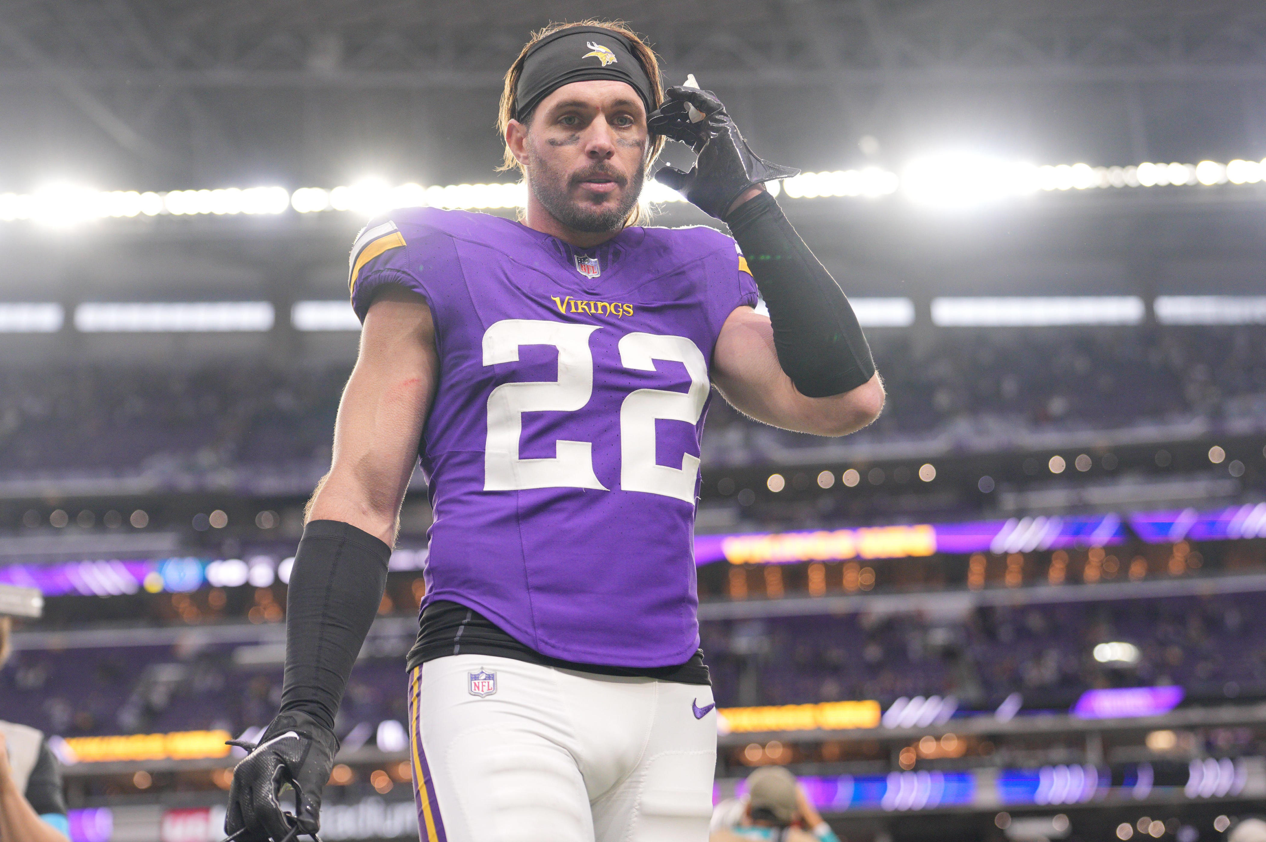 What grade did CBS Sports give the Vikings in Week 7?