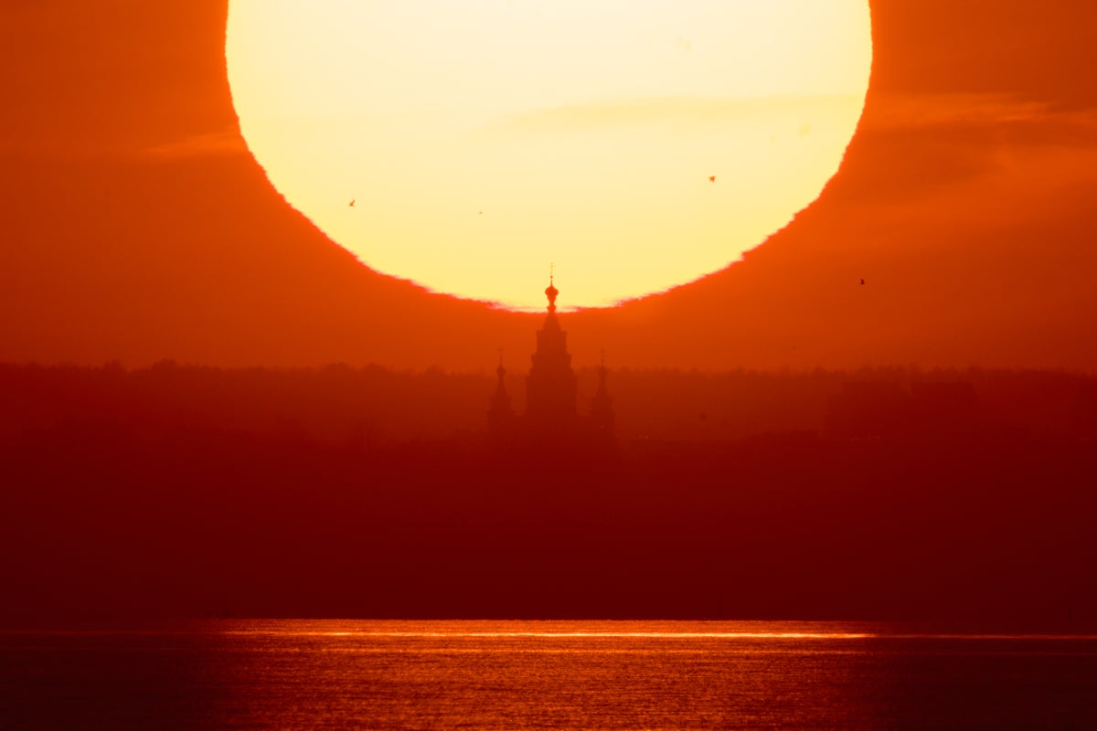 A rare clear sky delivers Lovetsky’s long-awaited sunset shot over St ...