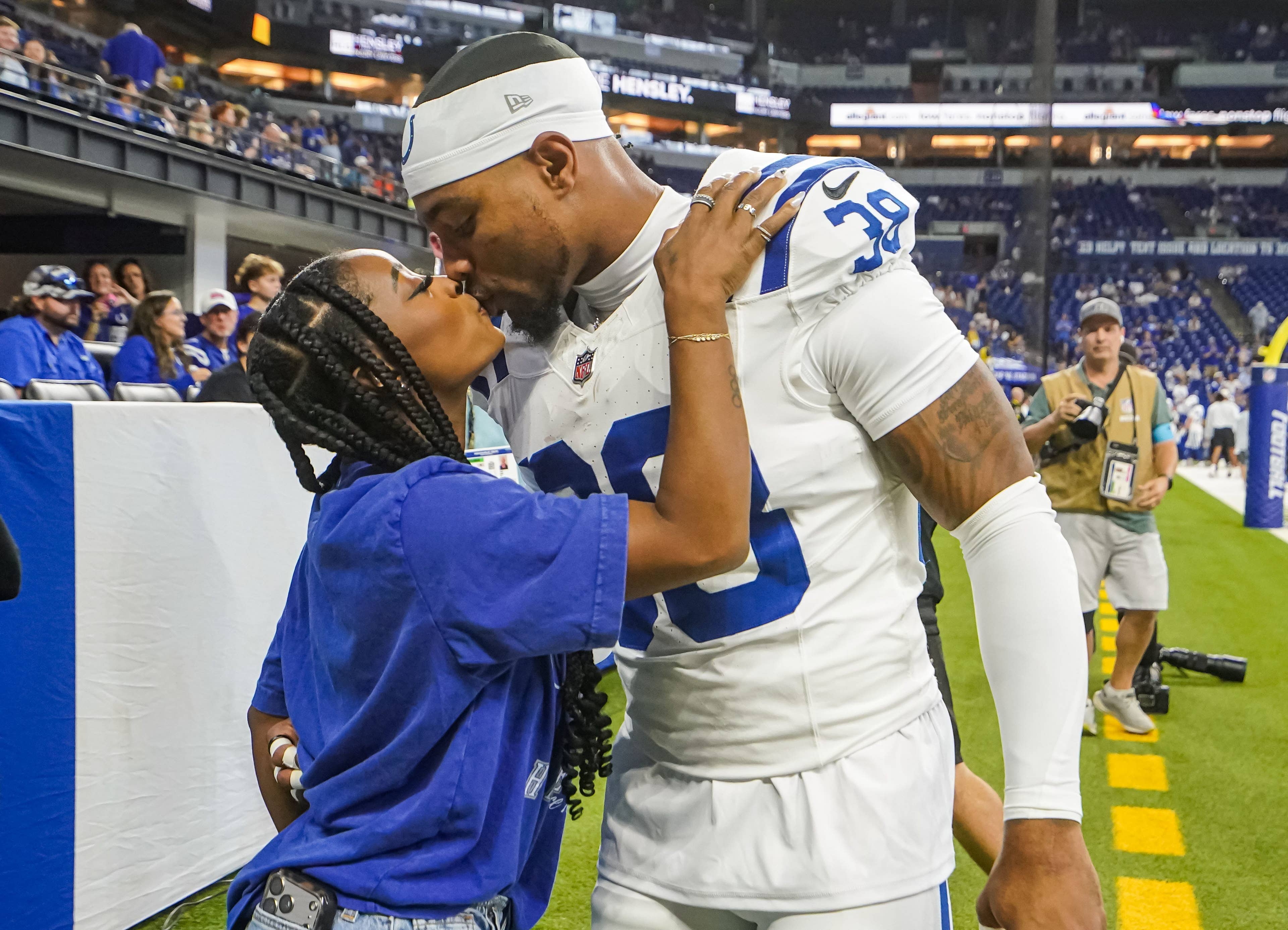 Simone Biles reveals sweet game day ritual with husband Jonathan Owens ...