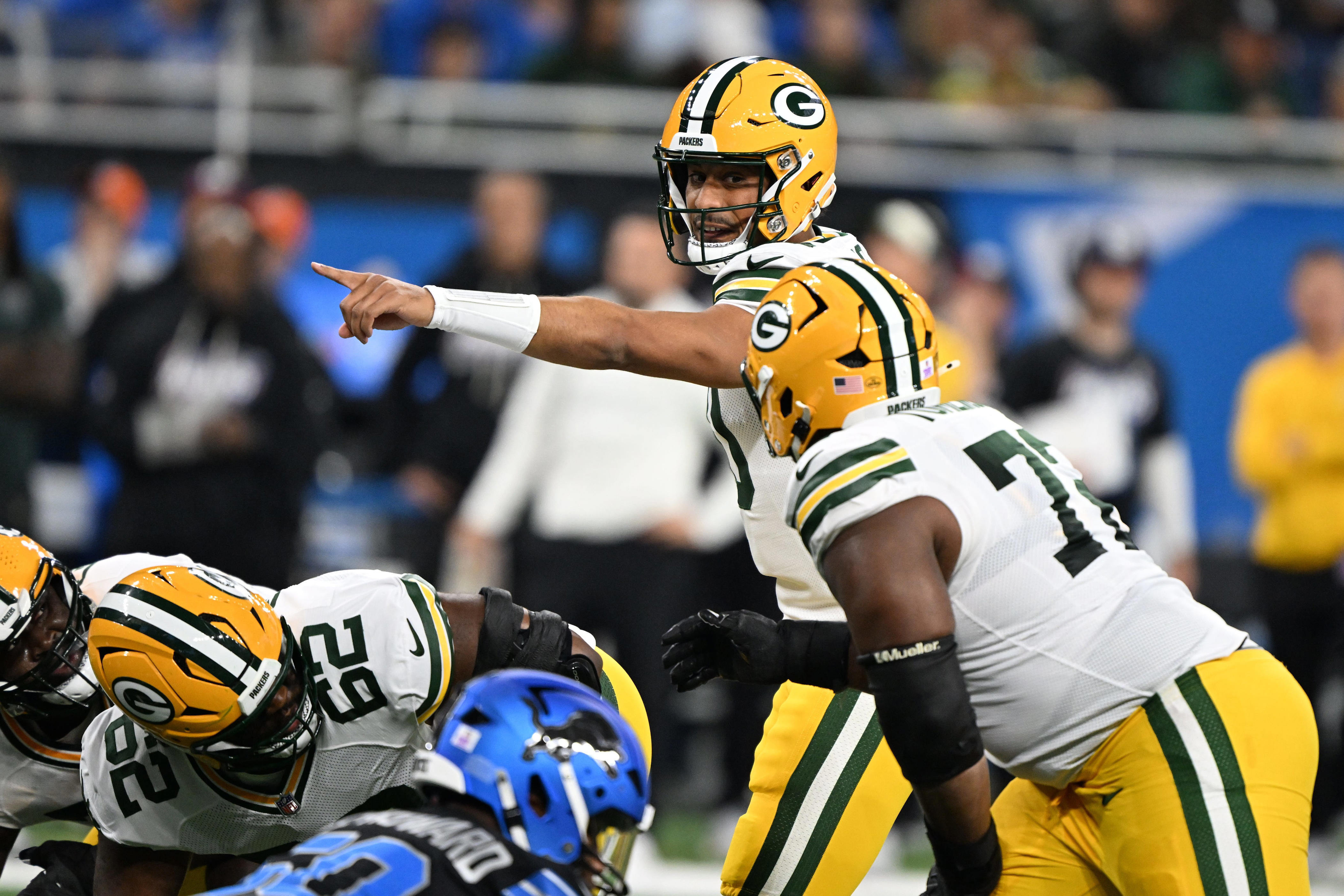 Official answers questions about controversial calls in Packers-Lions