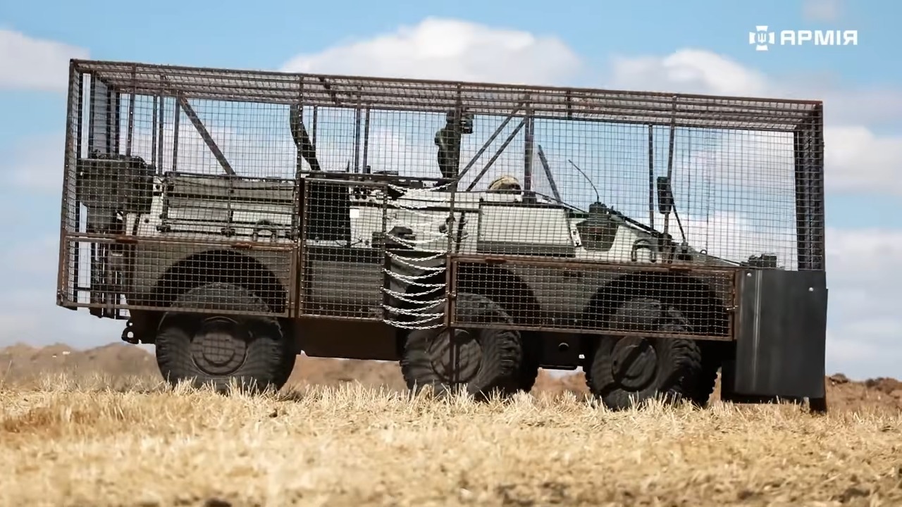 Ukraine receives Italy’s Puma 4x4 armored vehicle - soldiers ...