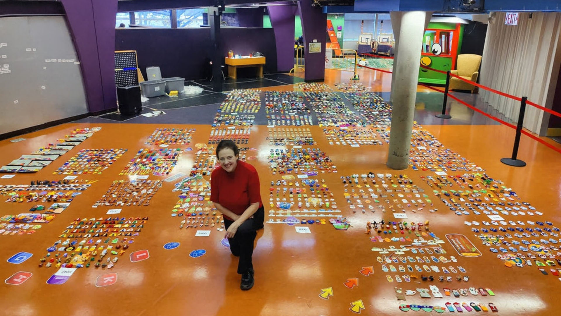 Puppeteer's finger puppet collection achieves Guinness World Records ...