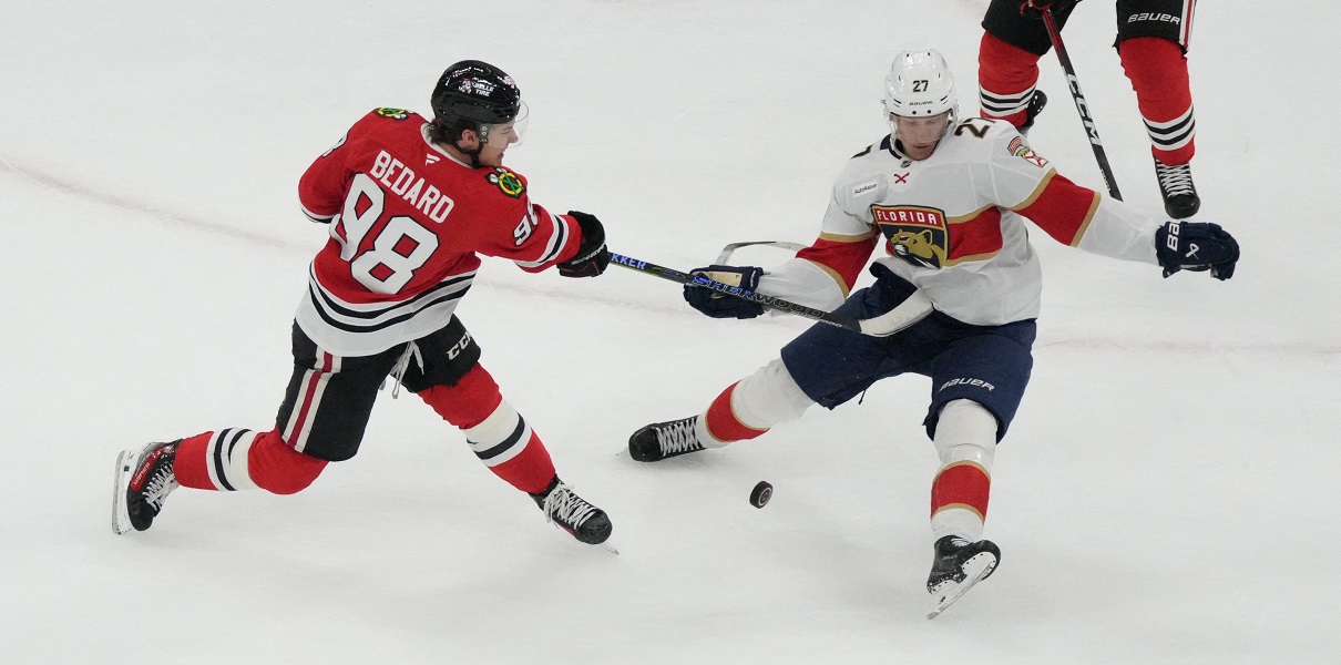 Blackhawks, Panthers coaches talk physical approach