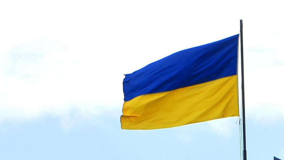 Near 2,500 Ukrainian refugees apply to remain in Ireland on longer-term ...